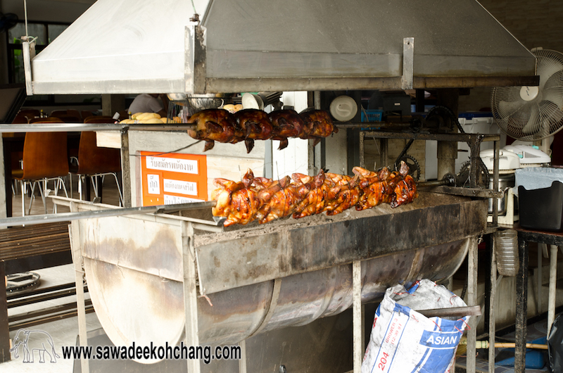 Roasted chickens at Kai Mun on the main road